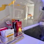 Luxury 304 - Next To Center شقة