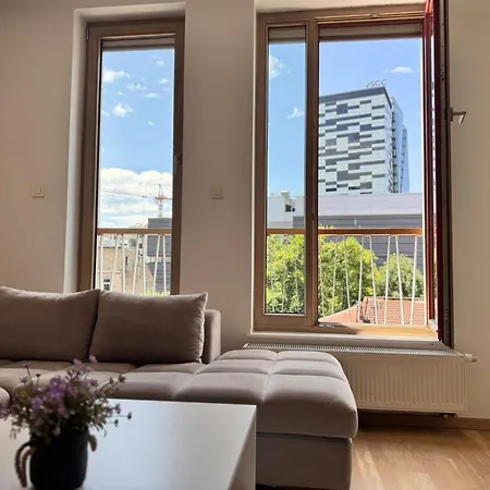 Luxury 304 - Next To Center *