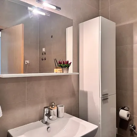 Luxury 304 - Next To Center