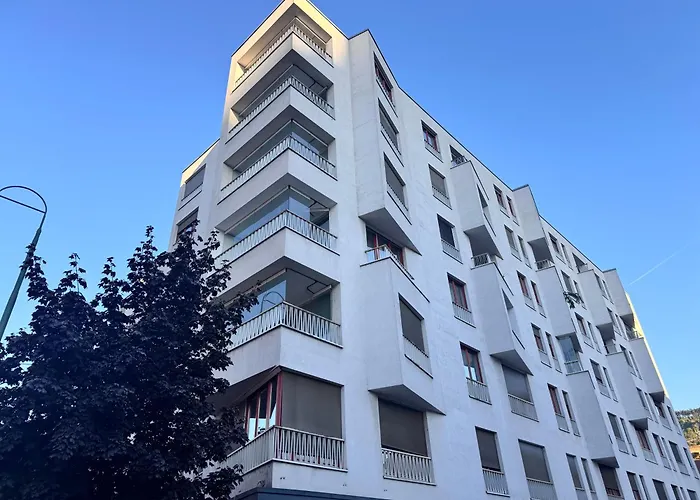 Luxury 304 - Next To Center *