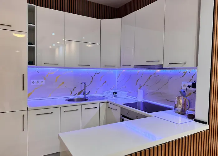 Luxury 304 - Next To Center Apartment *